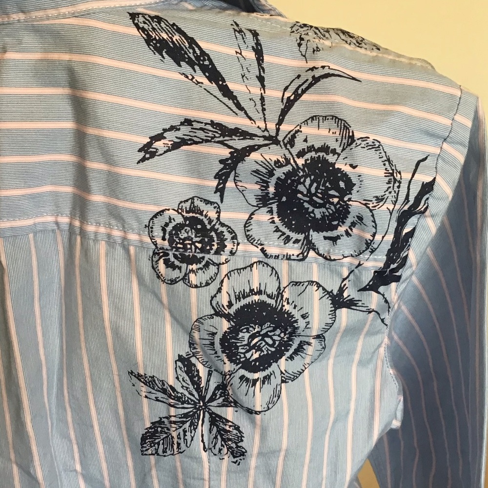 GAP Blouse Shirt Button Down fitted 0 Floral Accent - Picture 4 of 8